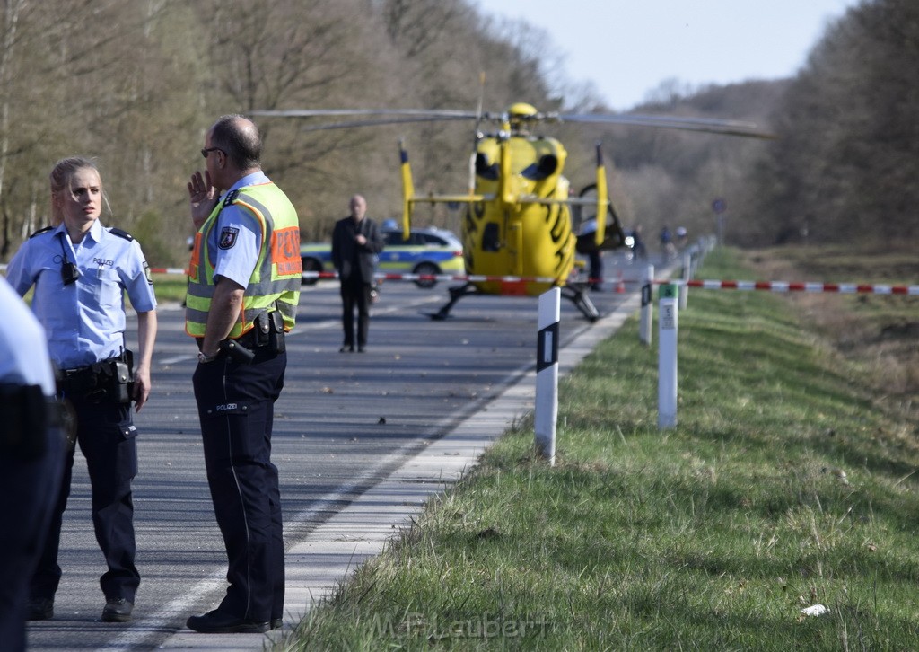 Schwerer VU Krad Fahrrad Koeln Porz Alte Koelnerstr P049.JPG - Miklos Laubert